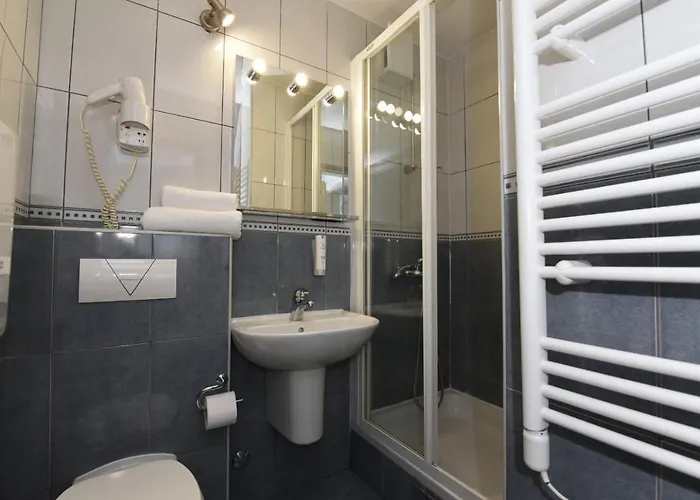 Tolero Hotell 3*