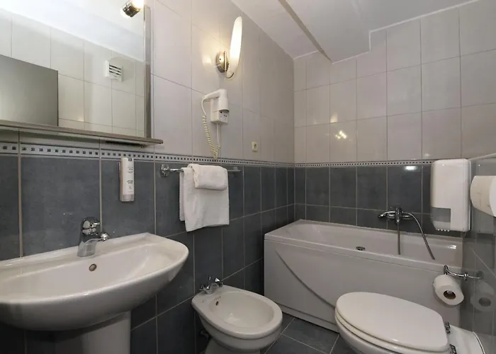 Tolero Hotell 3*