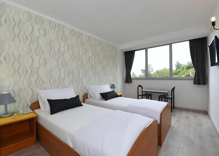 Tolero Hotell