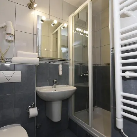 Tolero Отель 3*